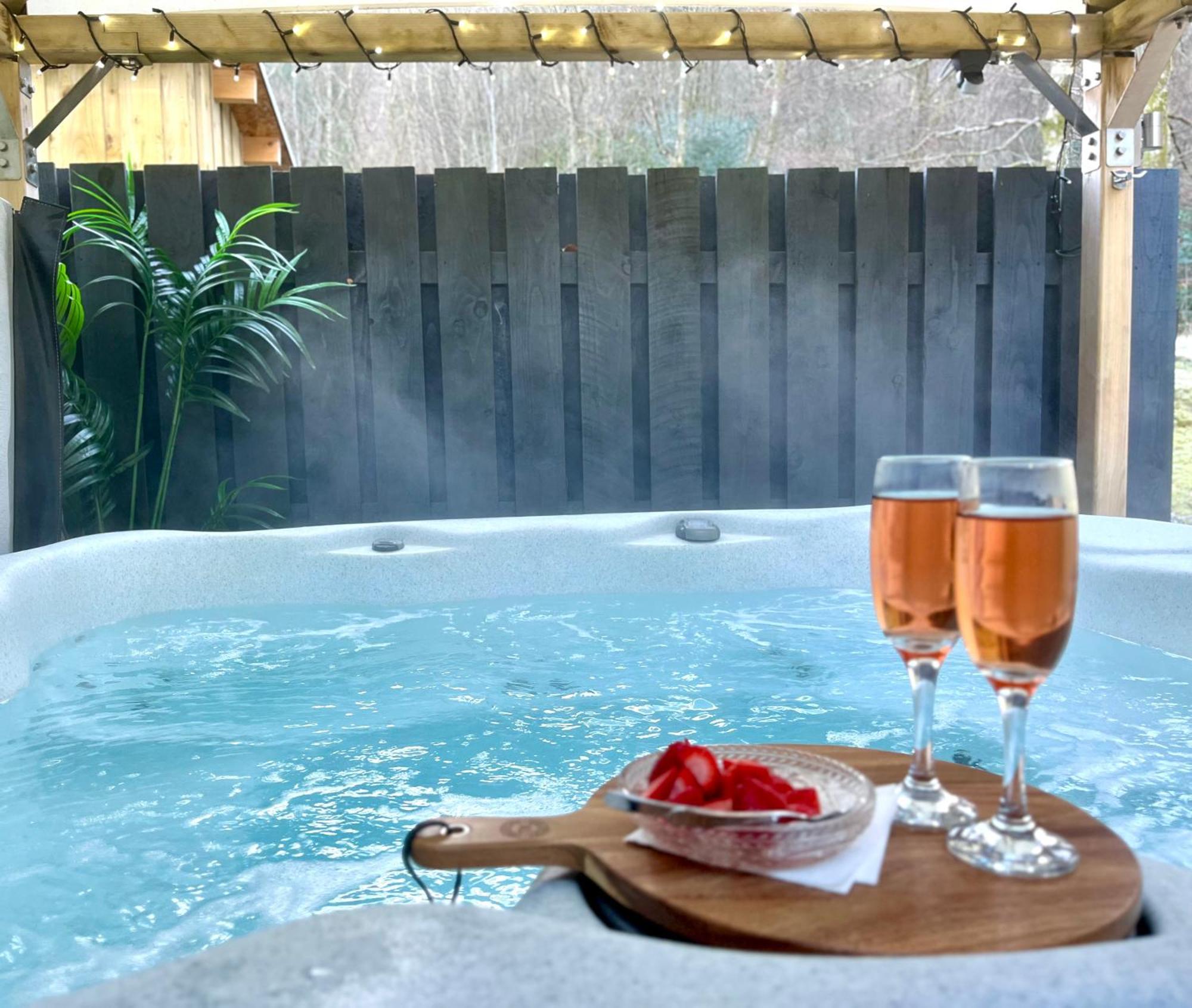 Bluebell Cottage With Hot Tub Балачулиш Екстериор снимка