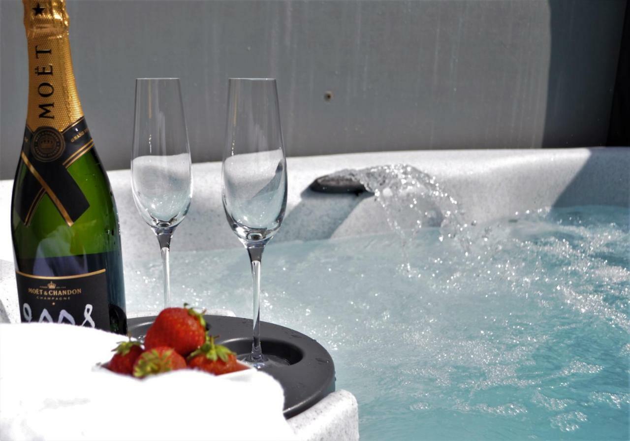 Bluebell Cottage With Hot Tub Балачулиш Екстериор снимка